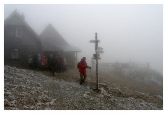 2009-12-06 zimowa wyprawa z Markiem Korbeckim - prawie jak zwykle Chatka we mgle - foto Zbyszek Sewerniak