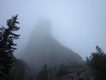 Skały Księzniczki w Górach Rarau - wg. Orłowicza najpiękniejsze w całych Karpatach- niestety we mgle