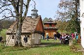 cerkiew w  Łopience - kaplica grobowa i dzwonnica