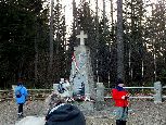 Krzywa - pomnik ku czci poległych lotników wracających ze zrzutów do Powstania Warszawskiego