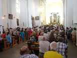 bierzemy udział we mszy św. w polskim kościele w Wołożynie