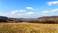 Piękna pogoda służyła widokom - panorama na Maślaną i Bartnią Górę.